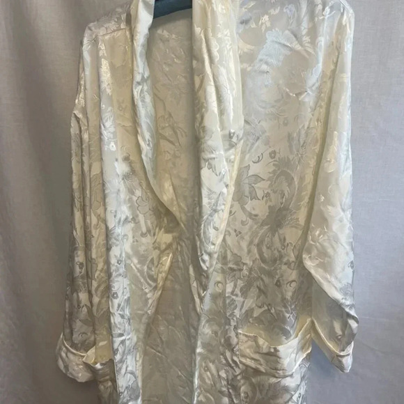 Victoria's Secret Gold Label Robe - size petite small. Great VINTAGE condition - Picture 9 of 16